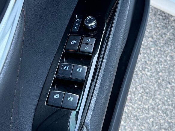 2019 Toyota Camry VIII (XV70), белый, 2750000 рублей - вид 18