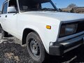 1997 Lada (ВАЗ) 2105, белый, 95000 рублей - вид 1