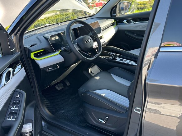 2023 Geely Coolray (Binyue Cool) I Рестайлинг, серый, 2280000 рублей - вид 5