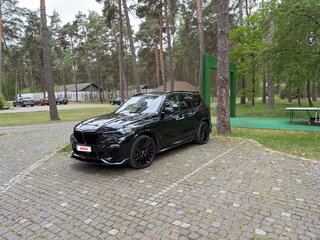 2021 BMW X5 30d IV (G05/G18), чёрный, 6000000 рублей, вид 2
