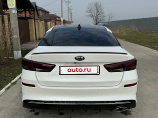 2020 Kia Optima IV Рестайлинг, белый, 1830000 рублей, вид 5