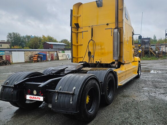 1999 Freightliner Century Class, жёлтый, 2650000 рублей - вид 7