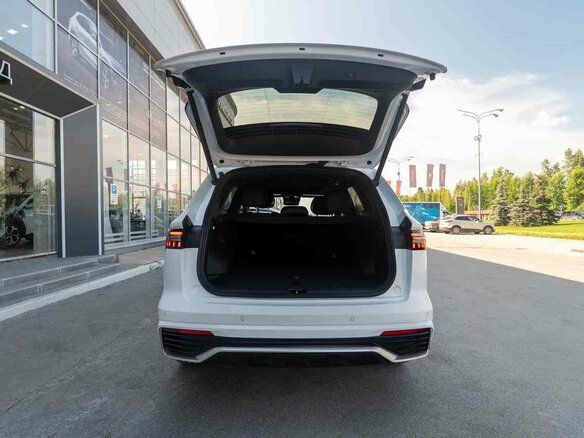 2026 Geely Monjaro I Рестайлинг, белый - вид 18