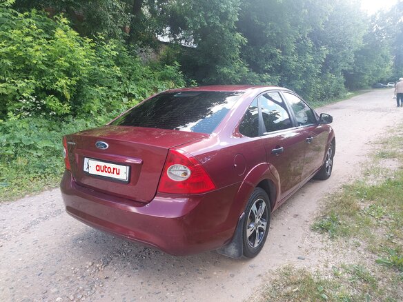 2008 Ford Focus II Рестайлинг, пурпурный - вид 2