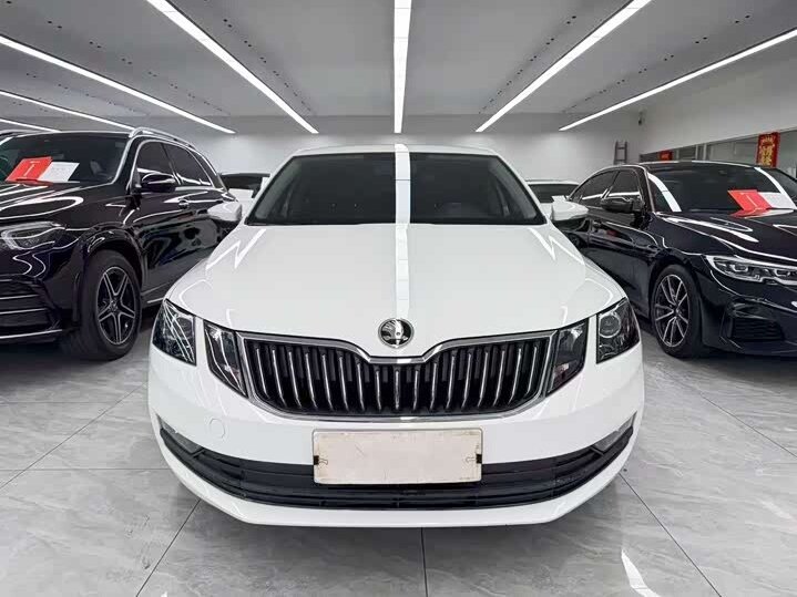 Открыть фотографии: Skoda Octavia III (A7) Рестайлинг