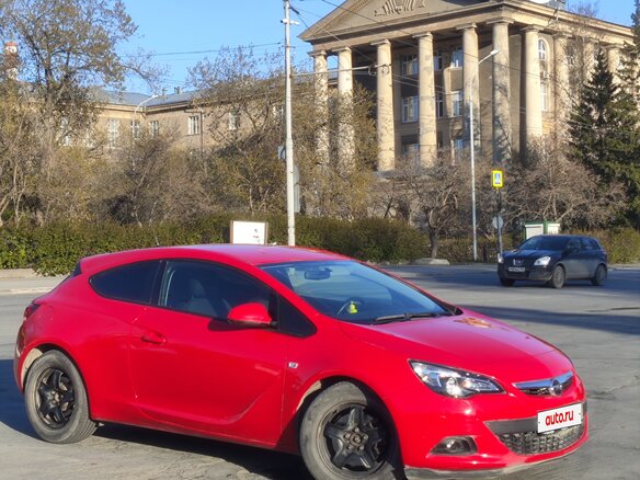 2012 Opel Astra GTC J Рестайлинг, красный, 750000 рублей - вид 4