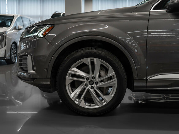 2021 Audi Q7 45 TFSI II (4M) Рестайлинг, серый, 5000000 рублей - вид 27