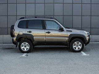 2026 Lada (ВАЗ) Niva Travel I Рестайлинг, коричневый, 1737000 рублей, вид 2
