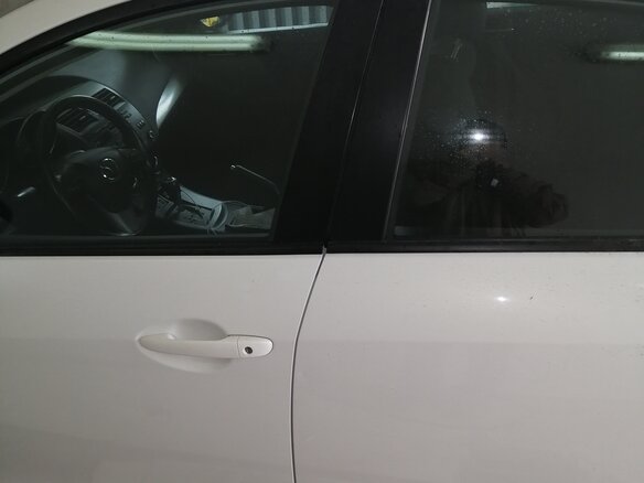 2013 Mazda 3 II (BL) Рестайлинг, белый, 870000 рублей - вид 4