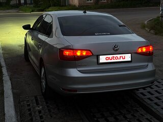 2015 Volkswagen Jetta VI Рестайлинг, серебристый, 1300000 рублей, вид 3