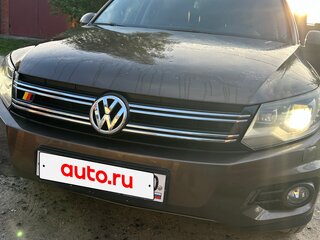 2015 Volkswagen Tiguan I Рестайлинг, коричневый, 1560000 рублей, вид 2