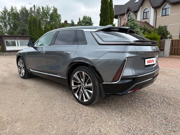 2023 Cadillac Lyriq, серебристый, 3900000 рублей - вид 9