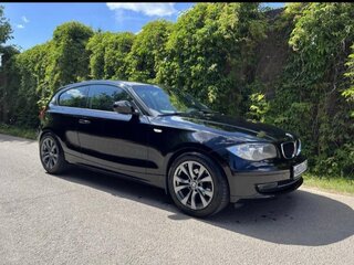 2010 BMW 1 серии 116i I (E81/E82/E87/E88) Рестайлинг, чёрный, 750000 рублей, вид 1