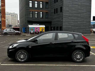 2013 Hyundai Solaris I, чёрный, 710000 рублей, вид 5