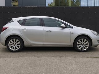 2011 Opel Astra J, серебристый, 760000 рублей, вид 4