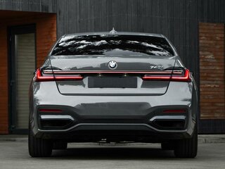 2021 BMW 7 серии Long 740Li xDrive VI (G11/G12) Рестайлинг, серый, 5400000 рублей, вид 4