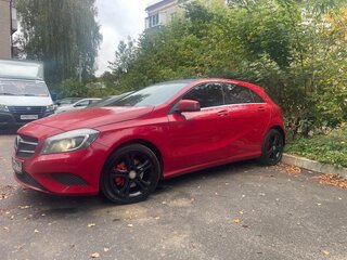 2013 Mercedes-Benz A-Класс 180 III (W176), красный, 1100000 рублей, вид 1