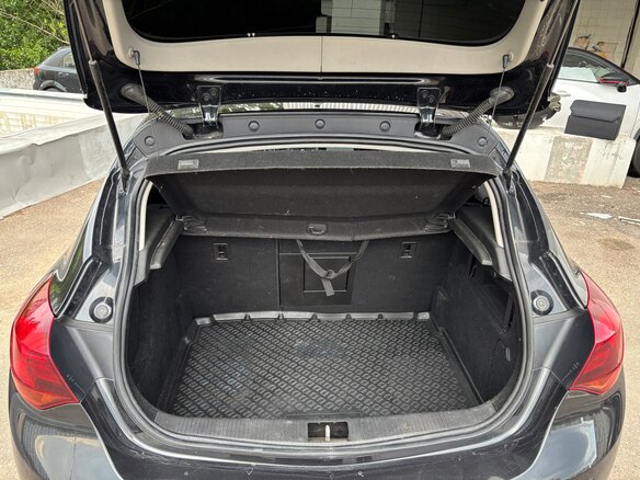 2013 Opel Astra J Рестайлинг, чёрный, 900000 рублей - вид 16