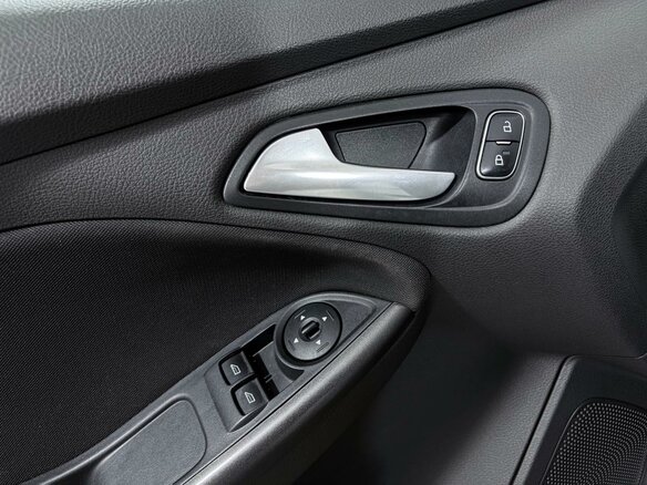2016 Ford Focus III Рестайлинг, белый, 990000 рублей - вид 17