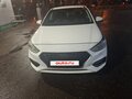2019 Hyundai Solaris II, белый, 980000 рублей - вид 1