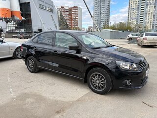 2015 Volkswagen Polo V, чёрный, 946000 рублей, вид 2