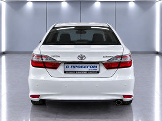 2016 Toyota Camry VII (XV50) Рестайлинг, белый, 2050000 рублей, вид 3