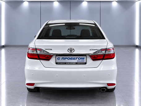 2016 Toyota Camry VII (XV50) Рестайлинг, белый, 1945000 рублей, вид 3