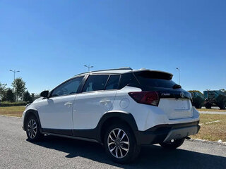 2022 Toyota Yaris L XP150 Рестайлинг, белый, 1350000 рублей, вид 4