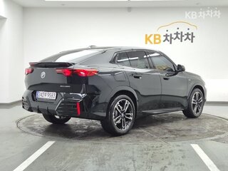 2024 BMW X2 sDrive18i II (U10), чёрный, 3650000 рублей, вид 4