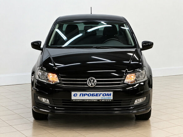 2019 Volkswagen Polo V Рестайлинг, чёрный, 1420000 рублей - вид 1