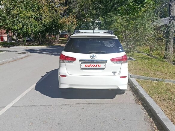 2011 Toyota Wish II, белый, 1200000 рублей - вид 4