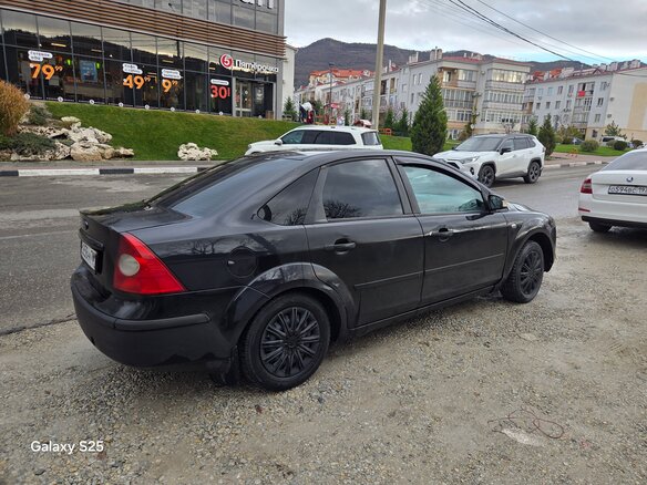 2007 Ford Focus II, чёрный - вид 2