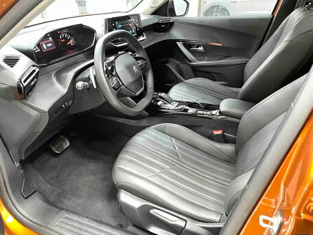 2022 Peugeot 2008 II, оранжевый, 1540000 рублей, вид 5