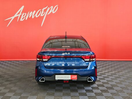 2021 Kia Rio IV Рестайлинг, синий, 1409000 рублей, вид 4