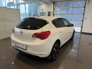 2013 Opel Astra J Рестайлинг, белый, 629000 рублей, вид 4