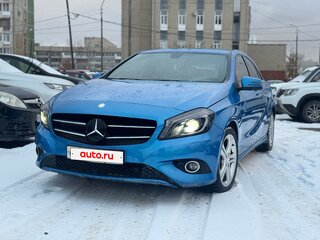 2013 Mercedes-Benz A-Класс 180 III (W176), синий, 1350000 рублей, вид 1