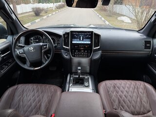 2016 Toyota Land Cruiser 200 Series Рестайлинг 2, серый, 4870000 рублей, вид 5