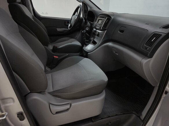 2016 Hyundai H-1 II Рестайлинг, серый - вид 12