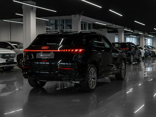 2025 Audi Q5 L III (GU), чёрный, 5830000 рублей, вид 5