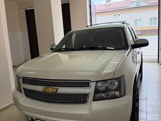 2012 Chevrolet Tahoe 6AT III, белый, 2500000 рублей, вид 2