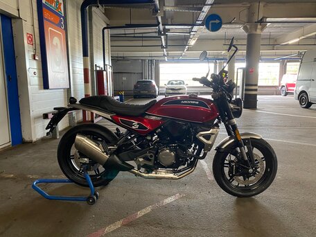 2026 Moto Morini 3 1/2, красный, 459000 рублей, вид 5