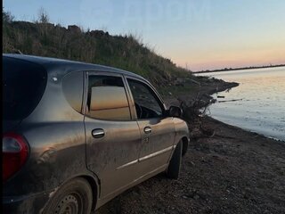1999 Toyota Duet, чёрный, 158000 рублей, вид 2