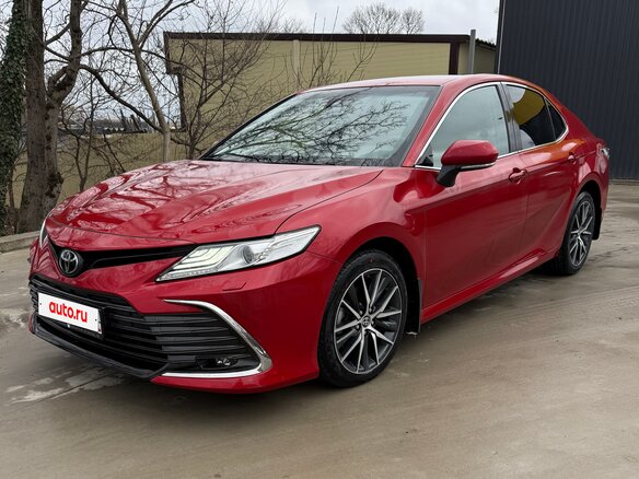2021 Toyota Camry VIII (XV70) Рестайлинг, красный, 3150000 рублей