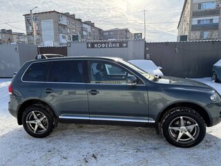 2005 Volkswagen Touareg I, серый, 950000 рублей, вид 2