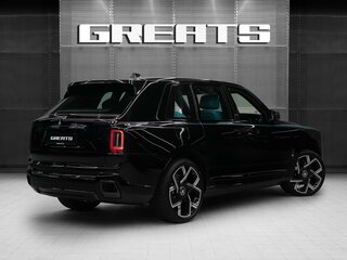 2026 Rolls-Royce Cullinan Black Badge I Рестайлинг (Series II), чёрный, 67900000 рублей, вид 4