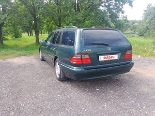 2002 Mercedes-Benz E-Класс 200 II (W210, S210) Рестайлинг, зелёный, 500000 рублей, вид 5