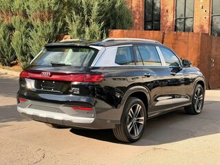 2026 Audi Q6 40 TFSI, чёрный, 7450000 рублей, вид 4