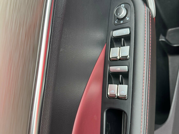 2023 Geely Coolray I, красный, 1935000 рублей - вид 18