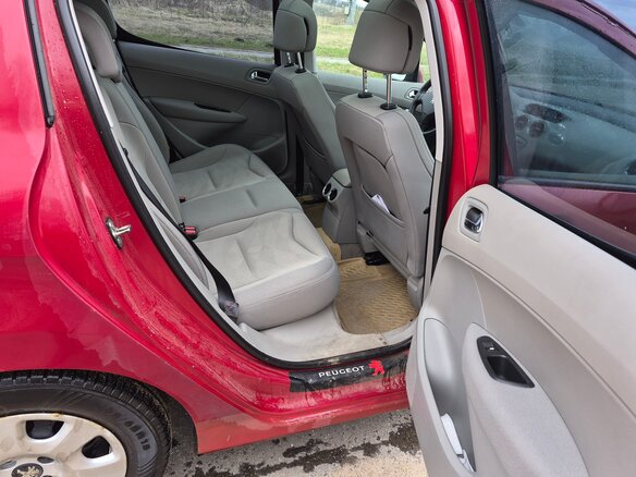 2008 Peugeot 308 I, красный, 380000 рублей - вид 13
