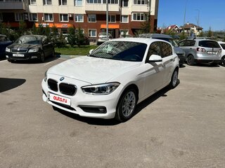 2017 BMW 1 серии 118i II (F20/F21) Рестайлинг, белый, 1700000 рублей, вид 1